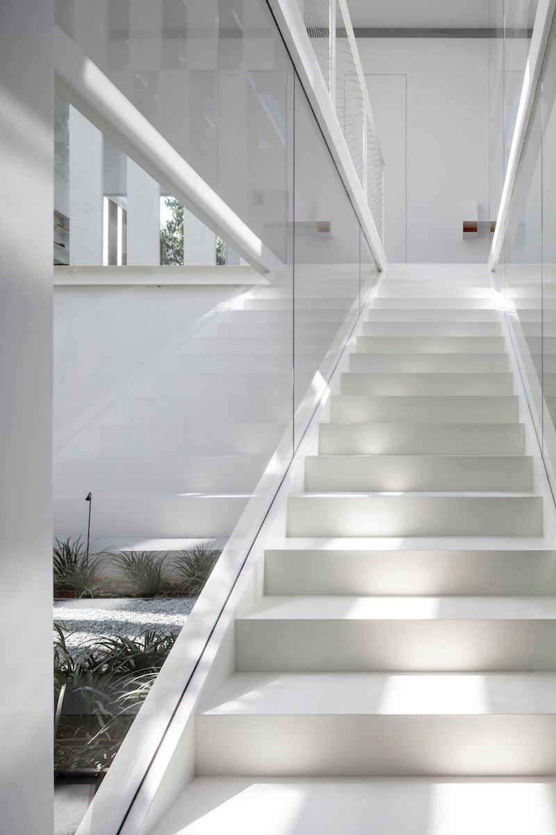 Private House תאורה מיוחדת לגרם המדרגות נעשה על ידי דורי קמחי